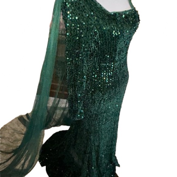 Emerald Green Sequin Gown Medium Stretch Formal Dress w/ Train - Picture 3 of 13